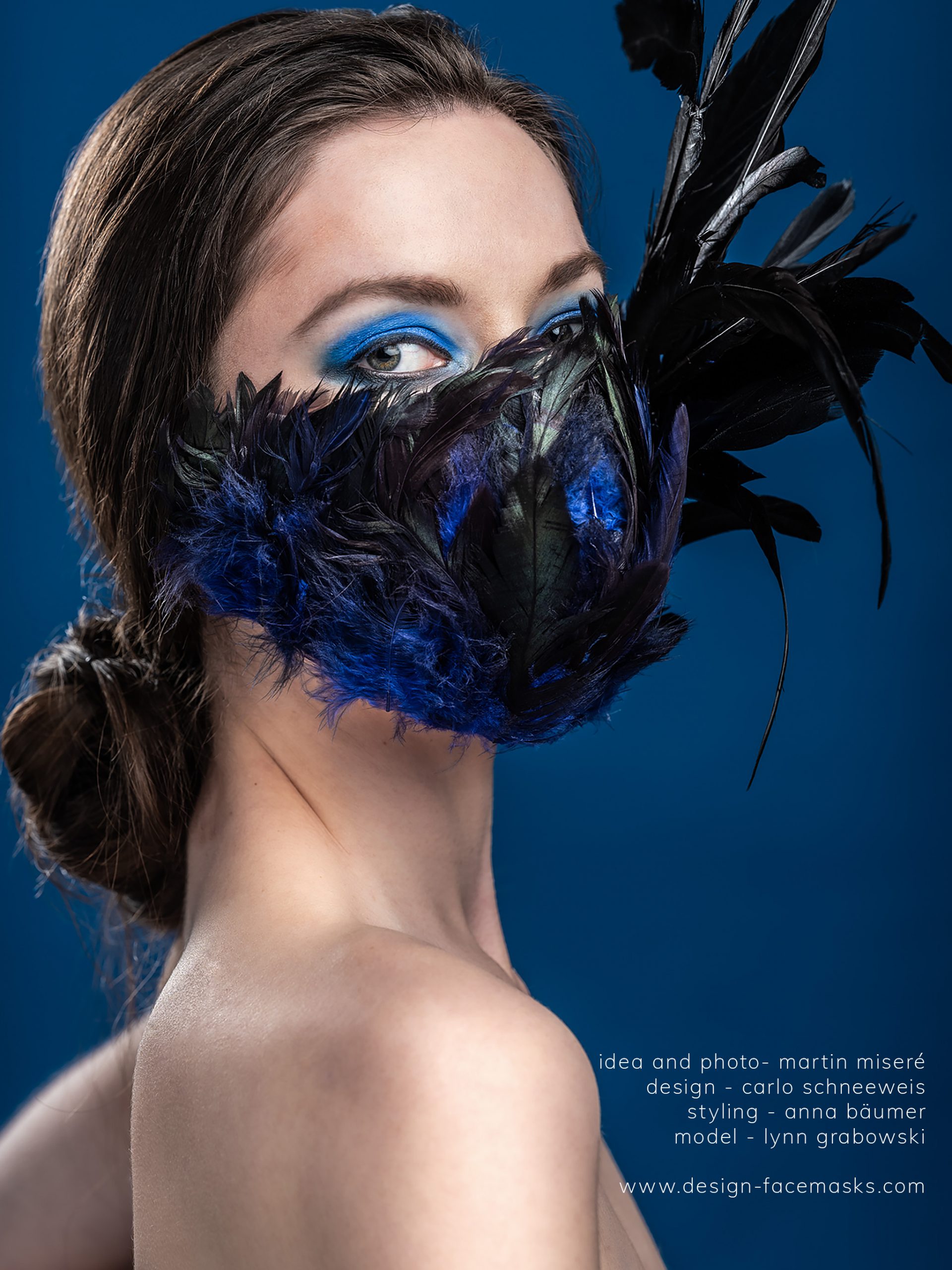 Design Facemask Model Lynn Grabowski wearing facemask of fashion designer Carlo Schneeweis photographed by Martin Misere